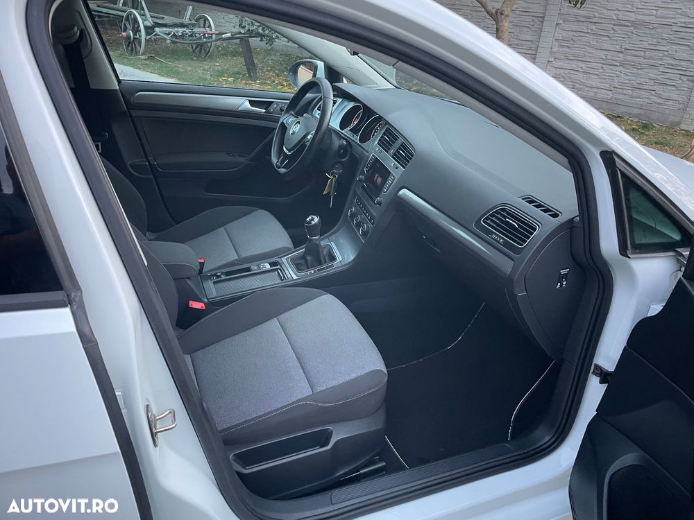 Volkswagen Golf - 18