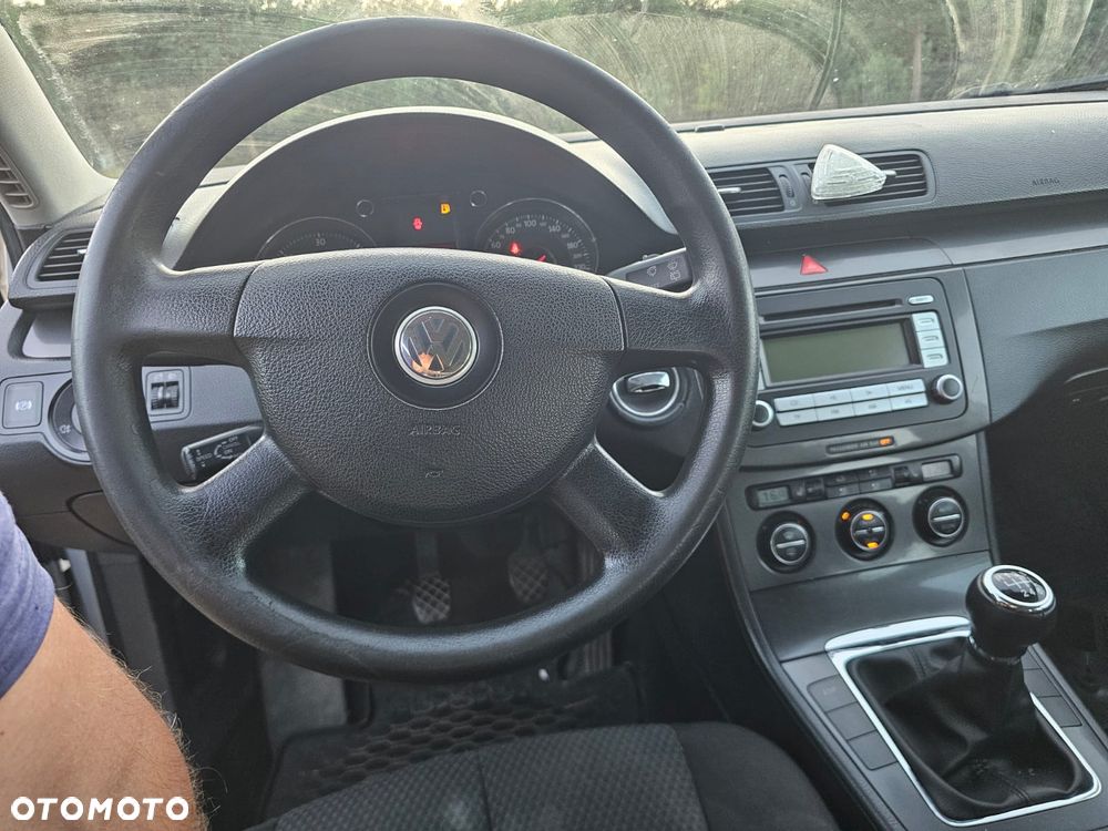 Volkswagen Passat 2.0 TDI Trendline - 5