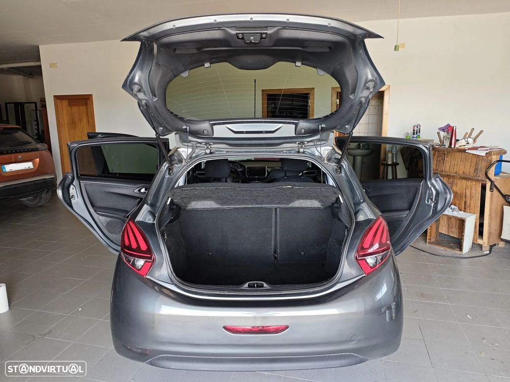 Peugeot 208 PureTech 82 Style - 31