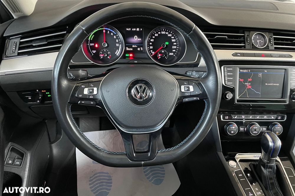 Volkswagen Passat - 36