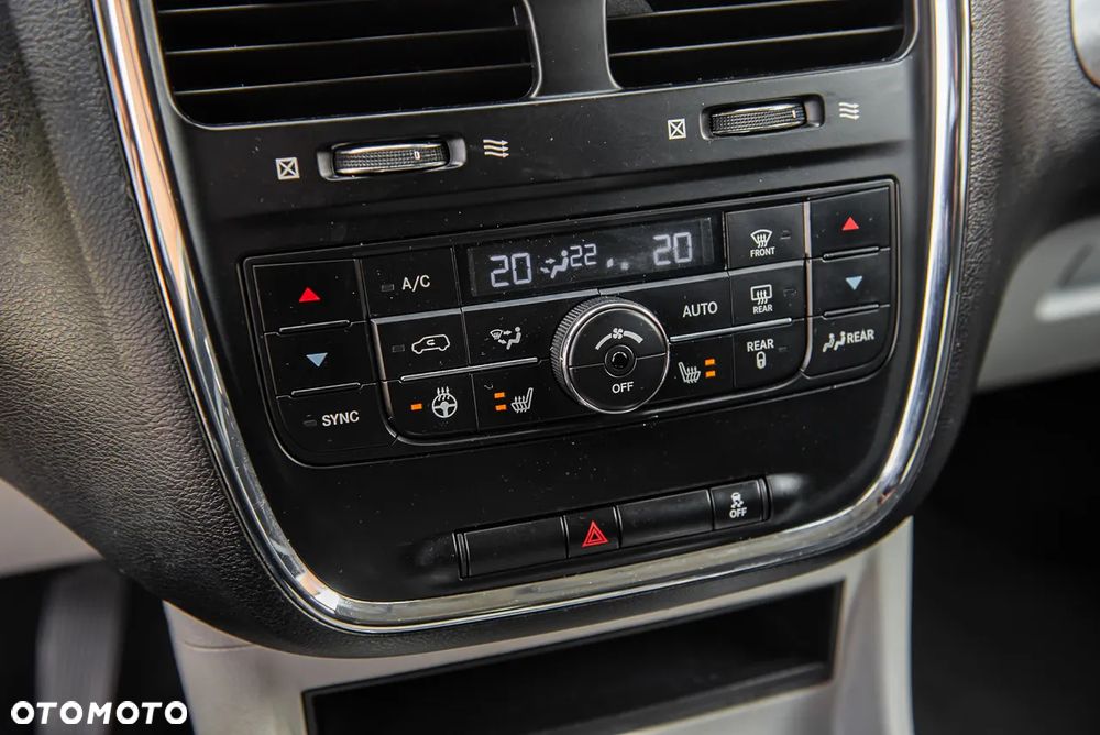 Lancia Voyager 2.8CRD Gold - 12