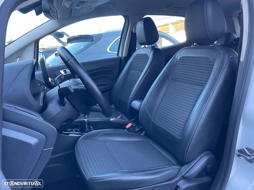 Ford EcoSport 1.5 TDCi Titanium Plus - 12