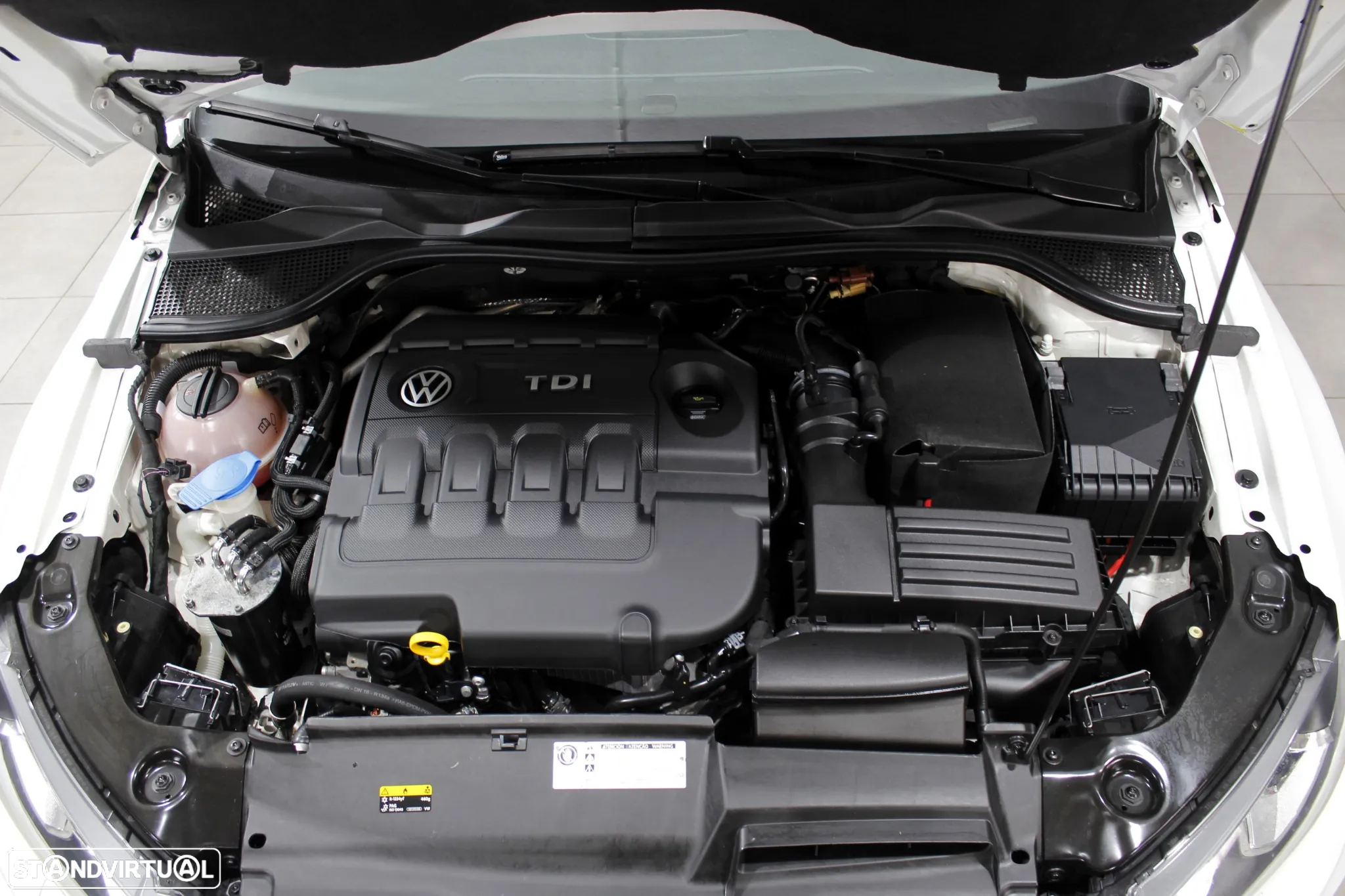 VW Scirocco 2.0 TDI Sport DSG - 24