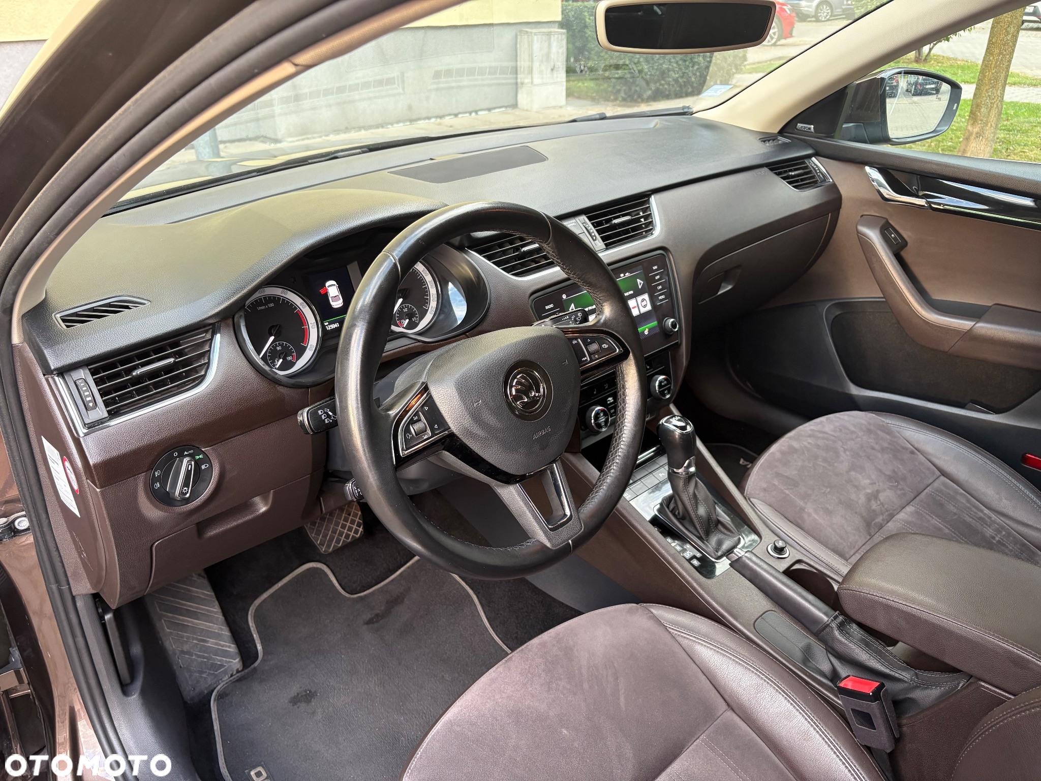Skoda Octavia 2.0 TSI L&K DSG - 14