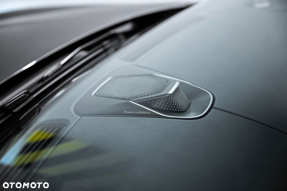 Aston Martin DB - 15