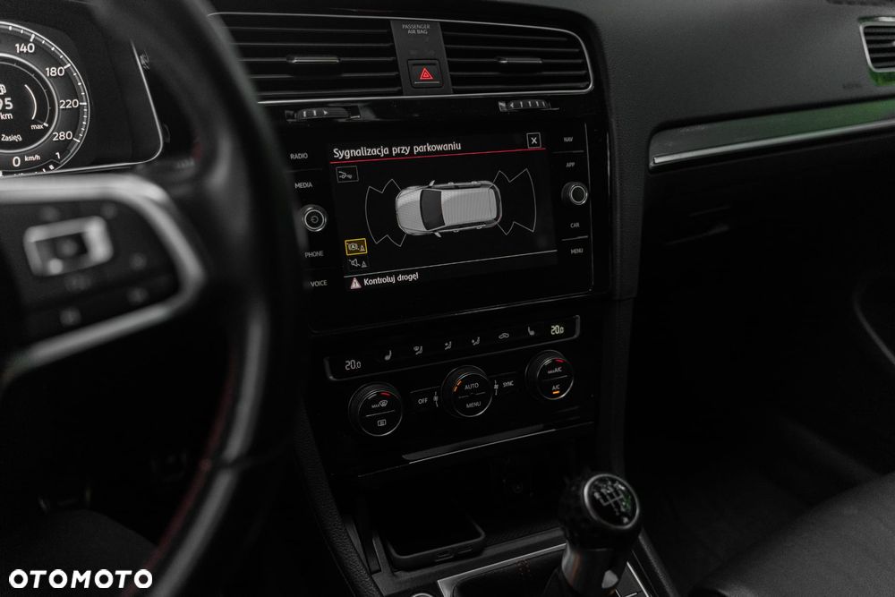 Volkswagen Golf - 19
