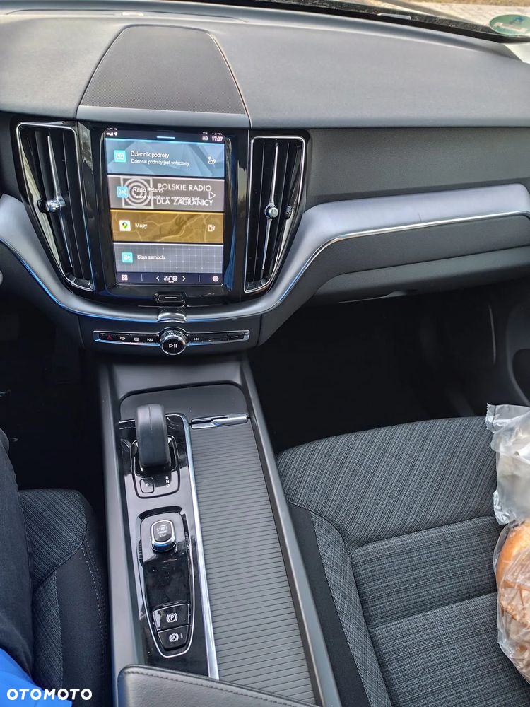 Volvo XC 60 B5 D AWD Ultimate Dark - 13