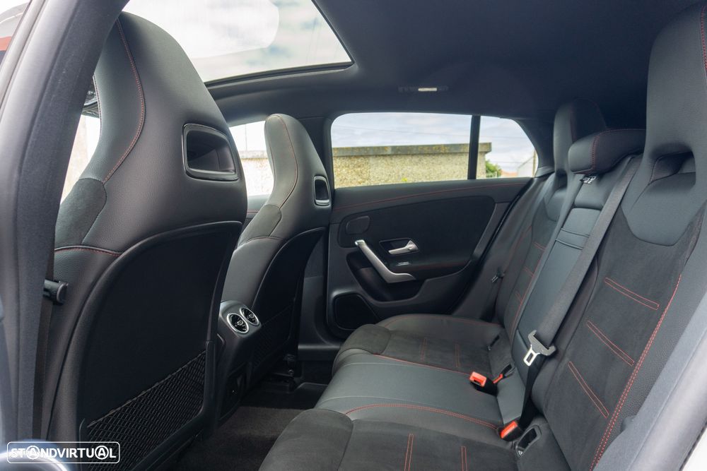 Mercedes-Benz CLA 200 7G-DCT AMG Line Advanced Plus - 28