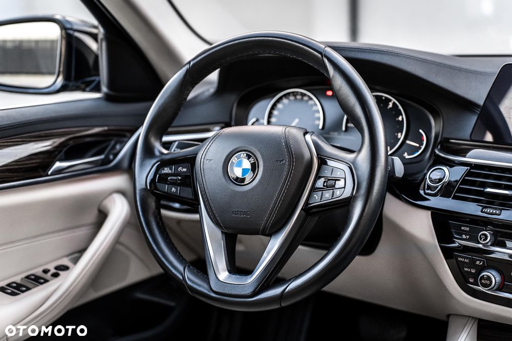 BMW Seria 5 520d xDrive Luxury Line - 2