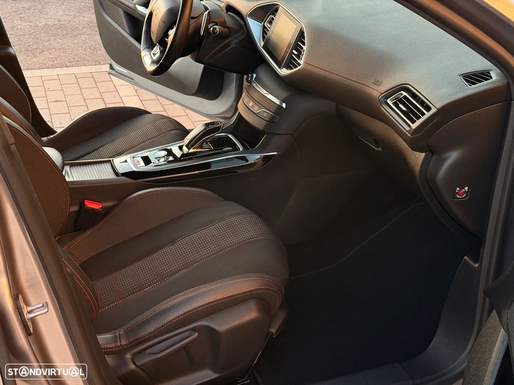 Peugeot 308 1.2 PureTech GT Line EAT8 - 30