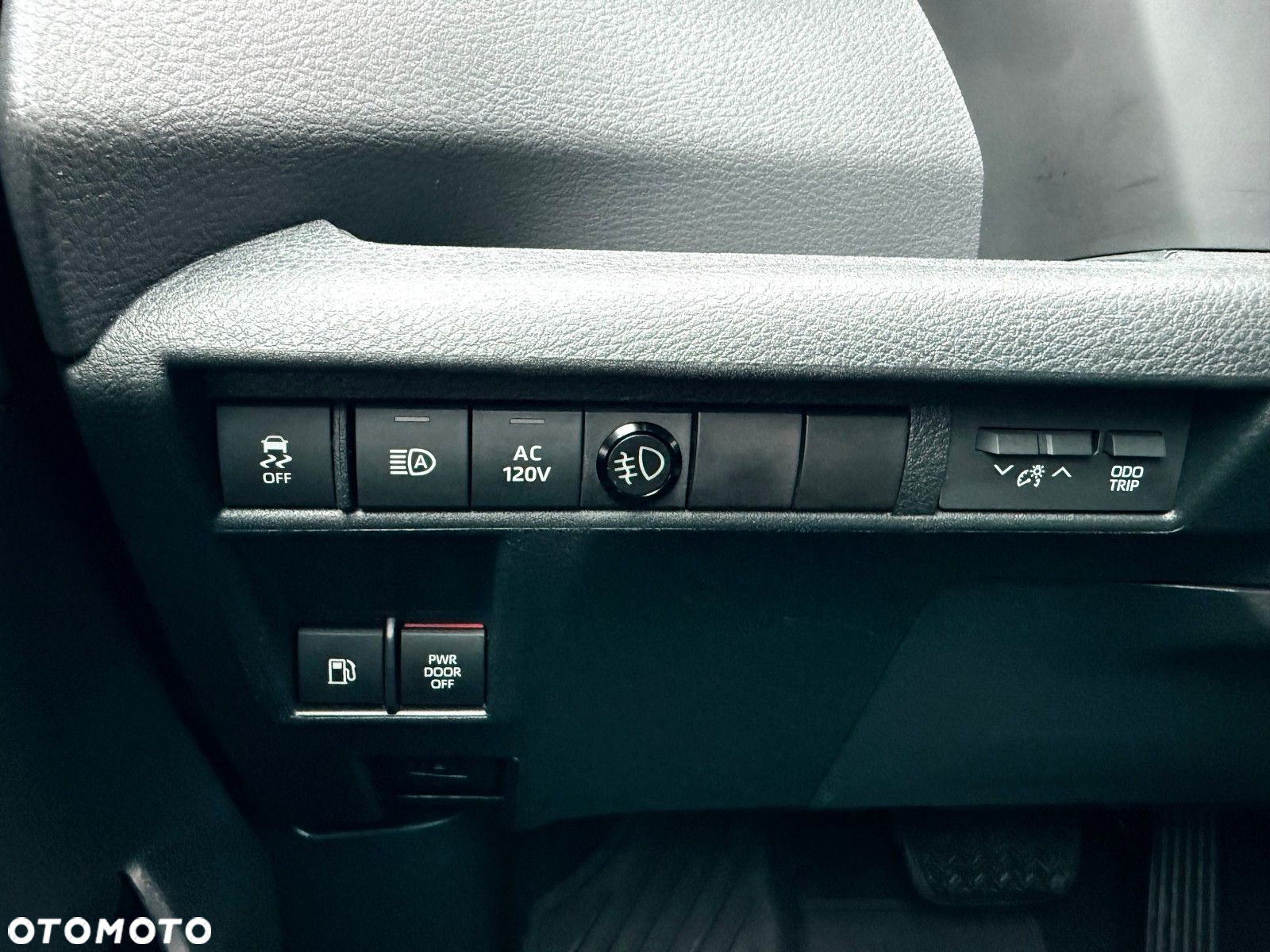 Toyota Sienna - 28