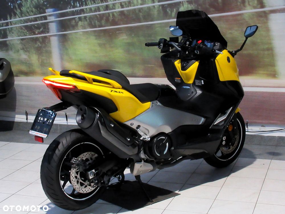 Yamaha Tmax - 6