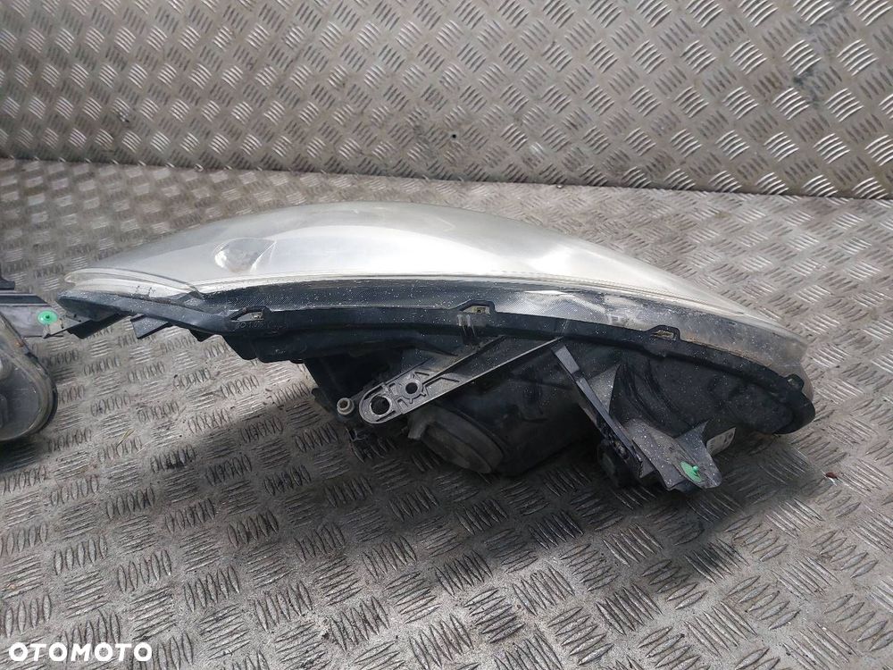 LAMPA LEWY PRZÓD + PRAWY PRZÓD RENAULT CLIO III LIFT 8200892495-B - 4