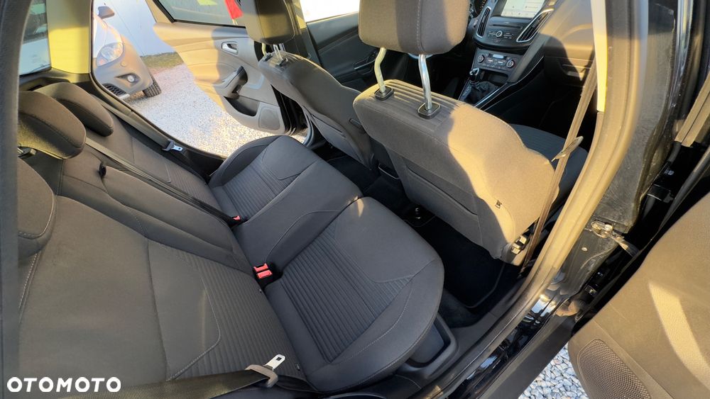 Ford Focus Turnier 1.0 EcoBoost Start-Stopp-System Titanium - 34