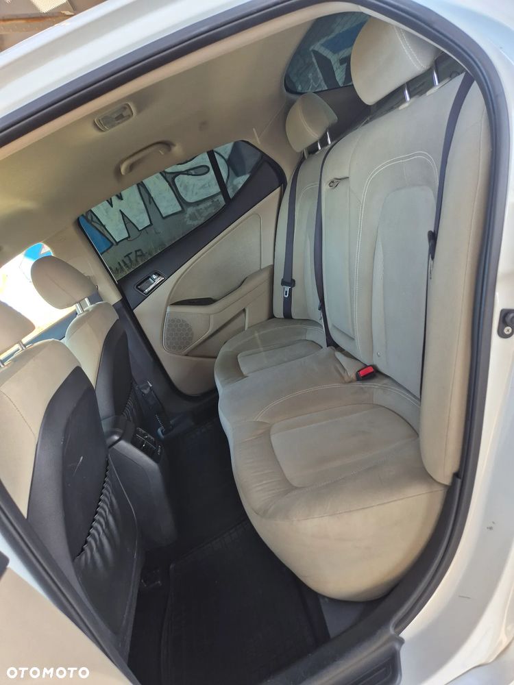 Kia Optima - 14