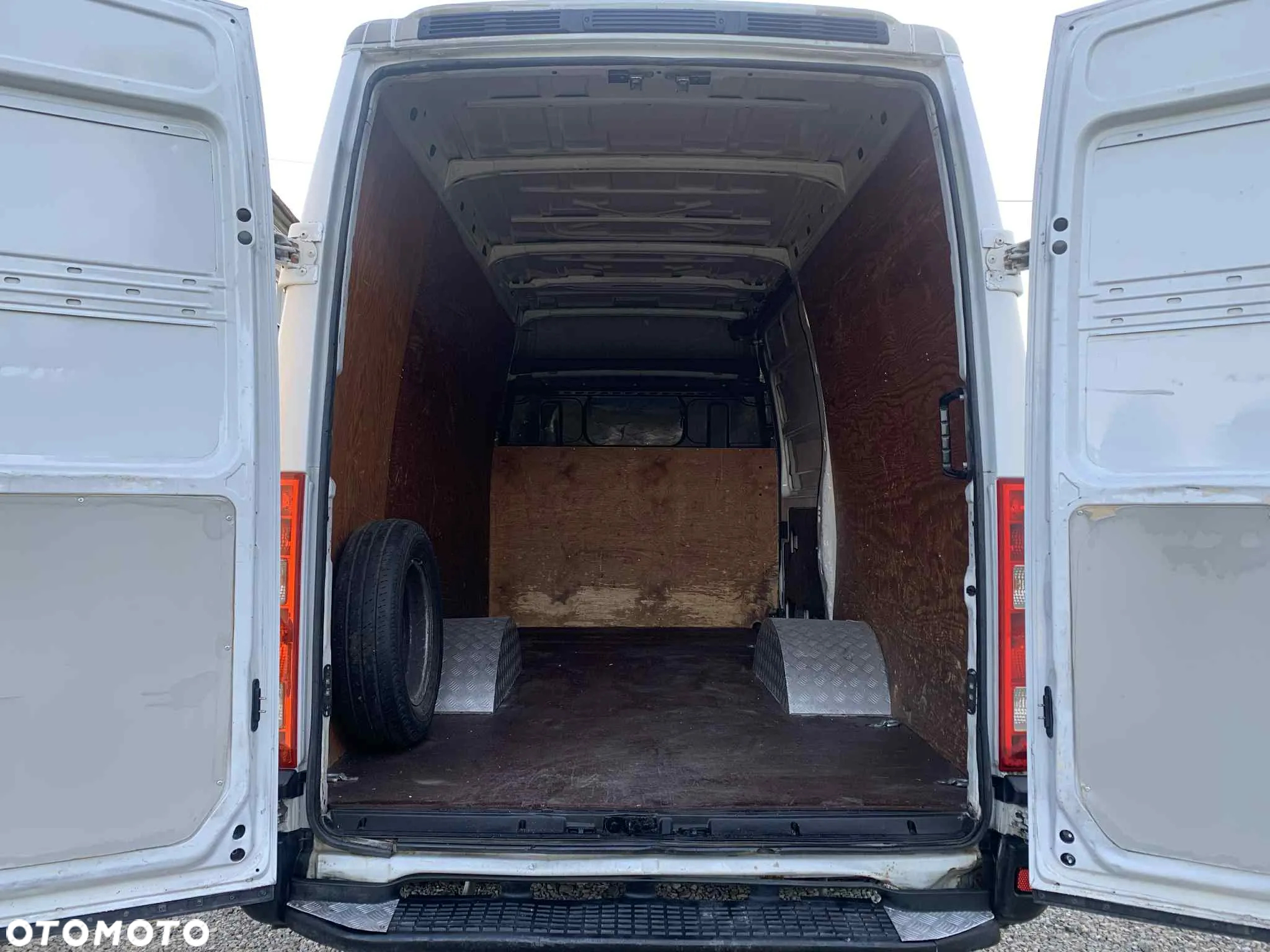 Iveco Daily 35C15 L3H3 - 18