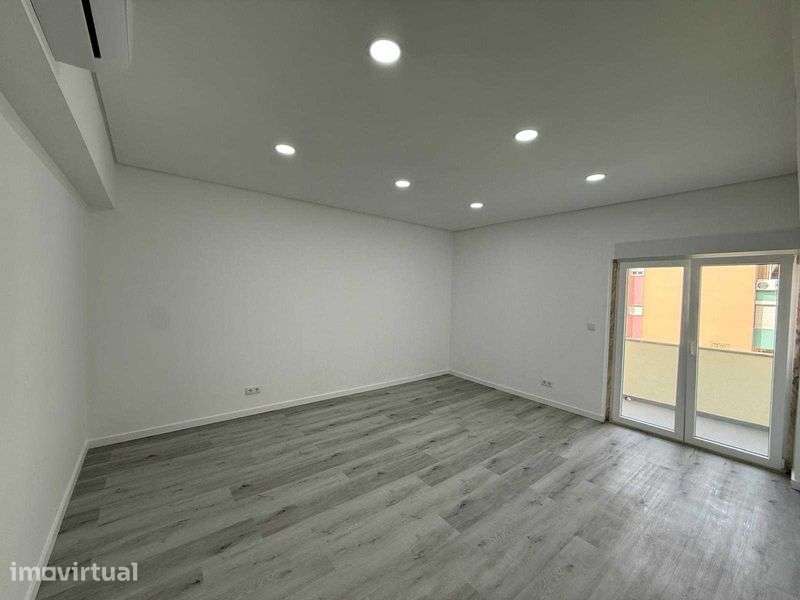 Arrenda-se Apartamento T3 com muita luz natural na Póvoa de Santa Iria - Grande imagem: 4/12