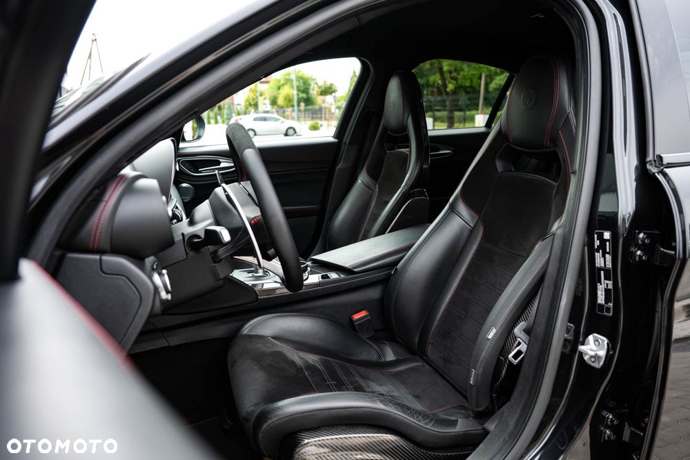 Alfa Romeo Giulia 2.9 Bi Turbo V6 Quadrifoglio - 10