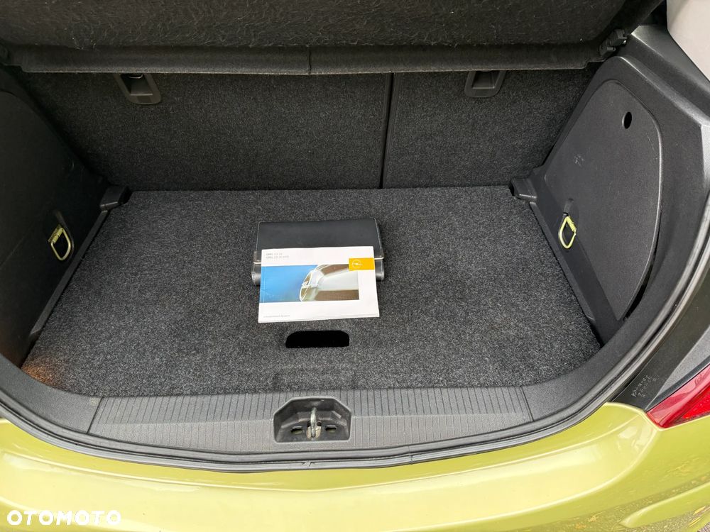 Opel Corsa 1.4 16V Innovation - 30