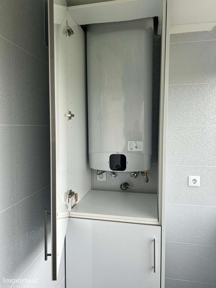 Excelente apartamento T2 remodelado centro de Oeiras - Grande imagem: 4/34