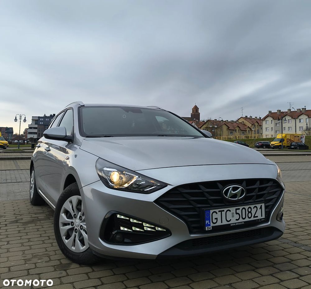 Hyundai i30 1.6 D Classic + - 12