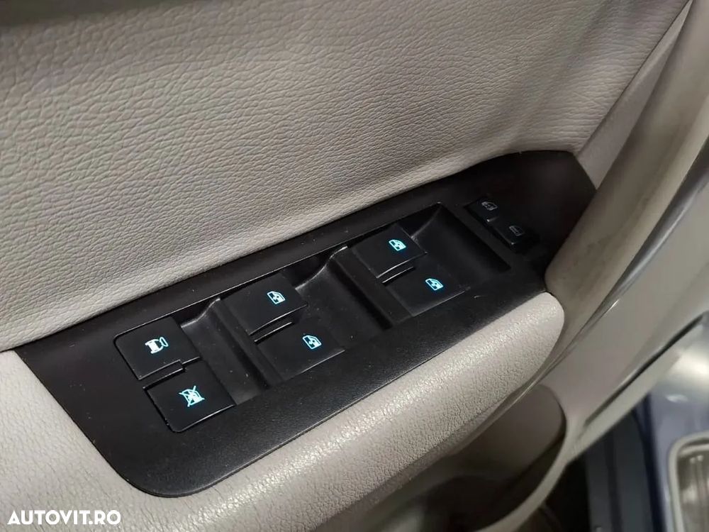 Chevrolet Captiva 2.2D AWD Plus Aut. 7 locuri LT black leather - 11