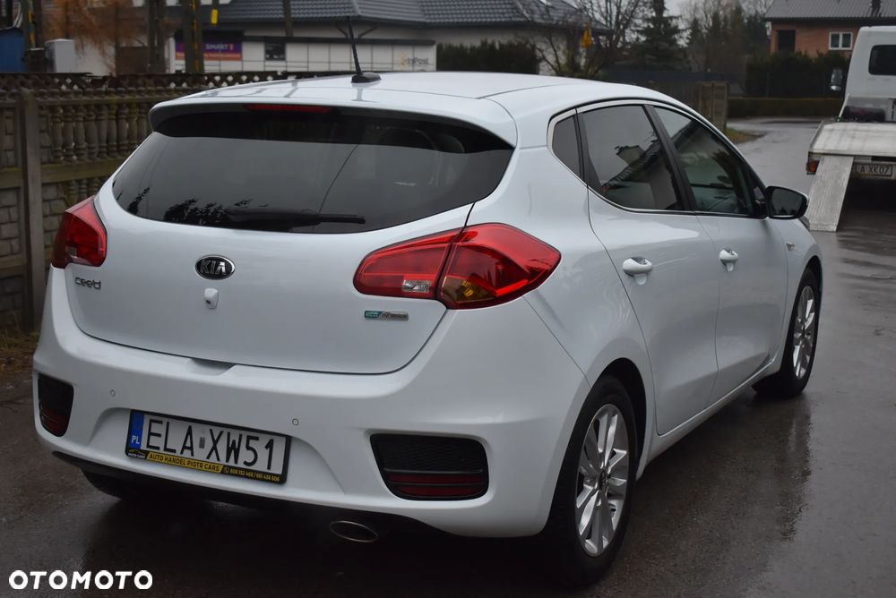 Kia Ceed 1.4 CVVT Dream-Team Edition - 9
