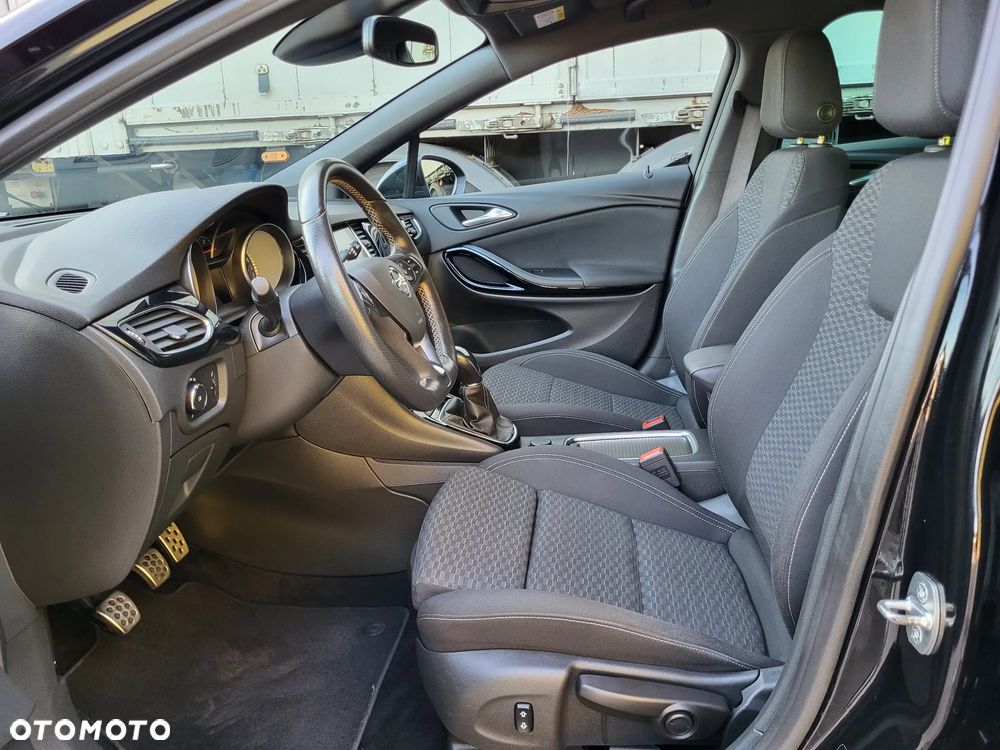 Opel Astra 1.4 Turbo Innovation - 17