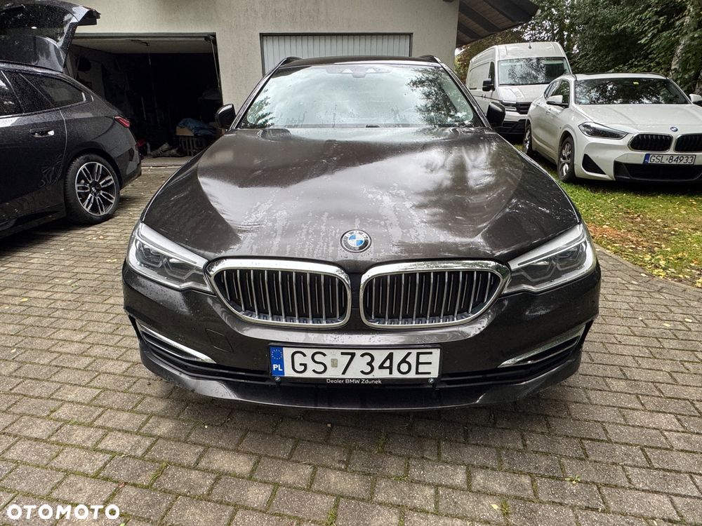 BMW Seria 5 520d xDrive Luxury Line sport - 3