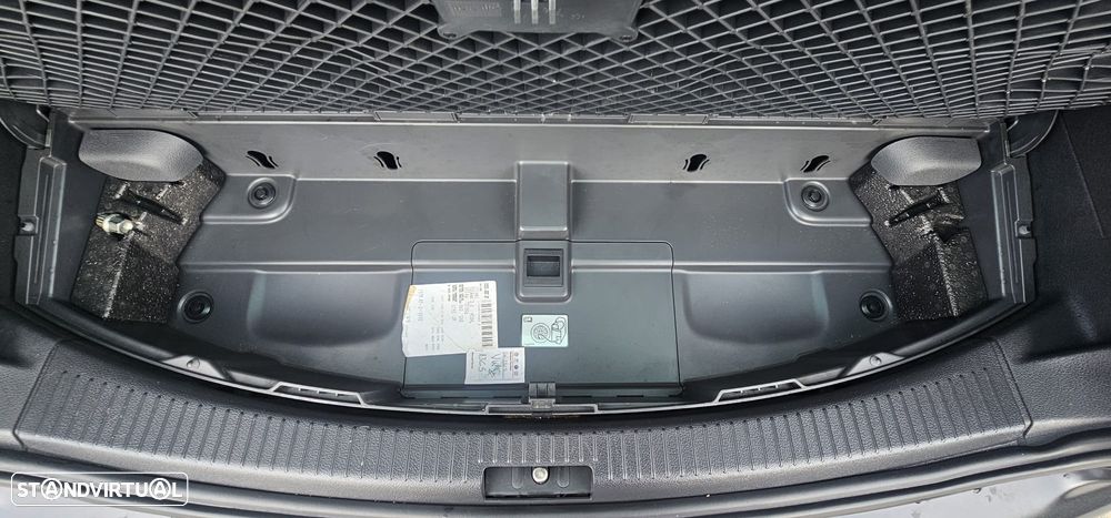 VW Touran 2.0 TDI Highline 7L - 15