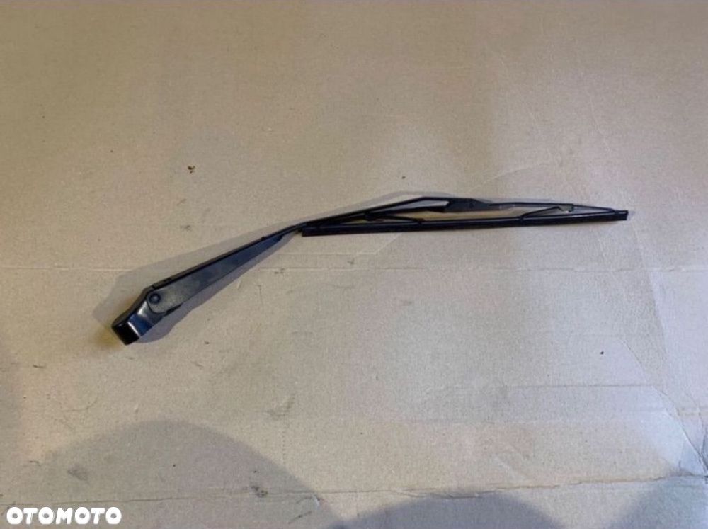 ramię tylnej wycieraczki Toyota Corolla e12