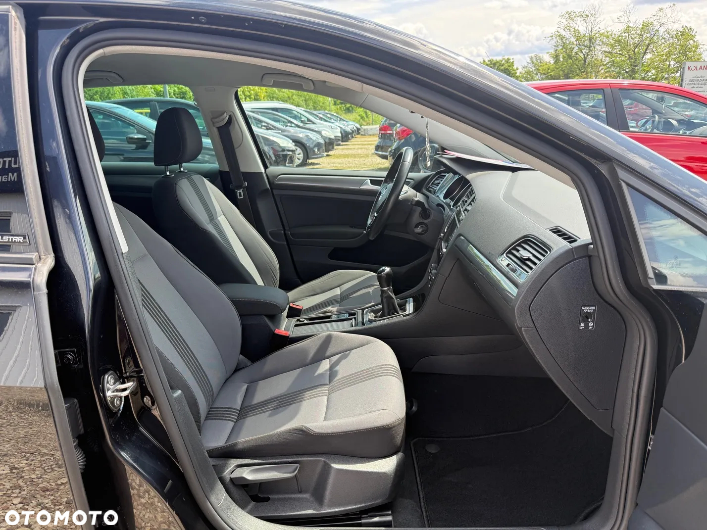 Volkswagen Golf 1.6 TDI BlueMotion Technology Allstar - 22