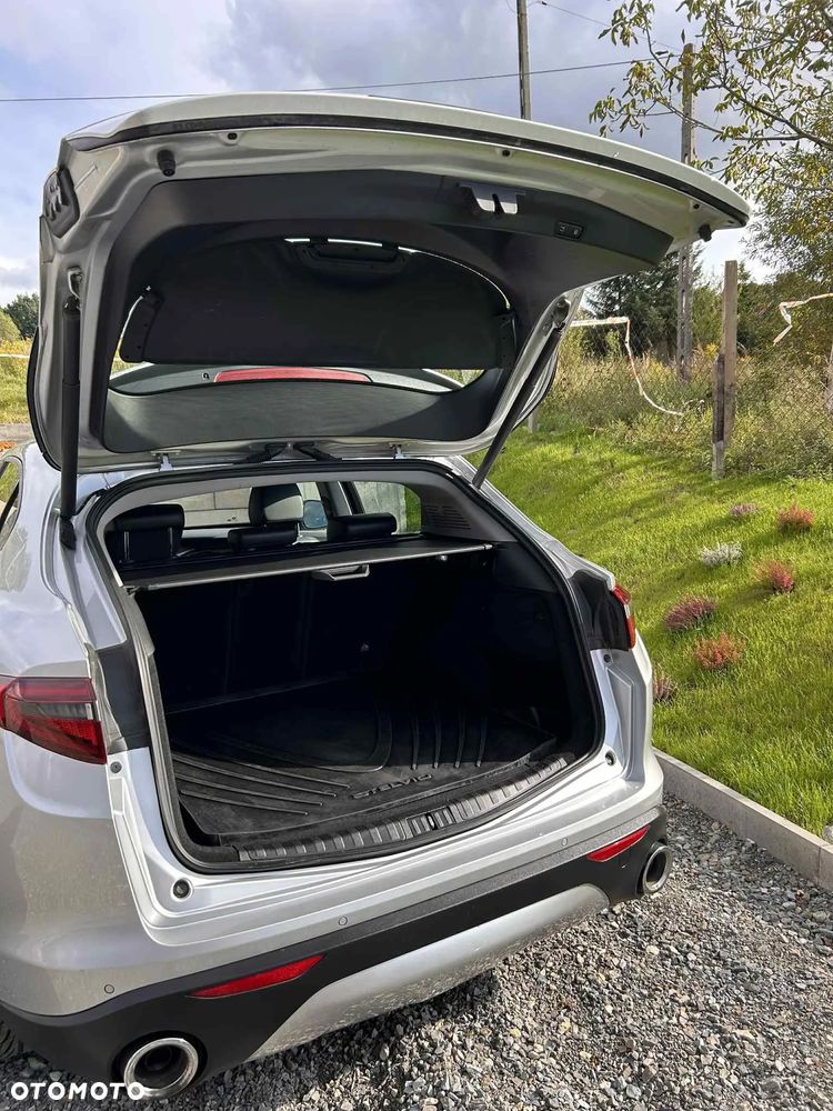 Alfa Romeo Stelvio - 20