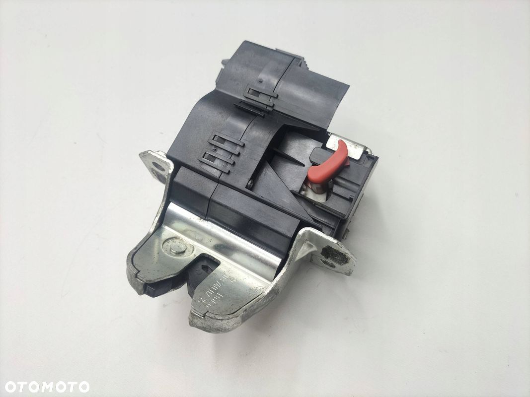 ZAMEK KLAPY BAGAŻNIKA MERCEDES C KLASA W203 A2037400235 - 1