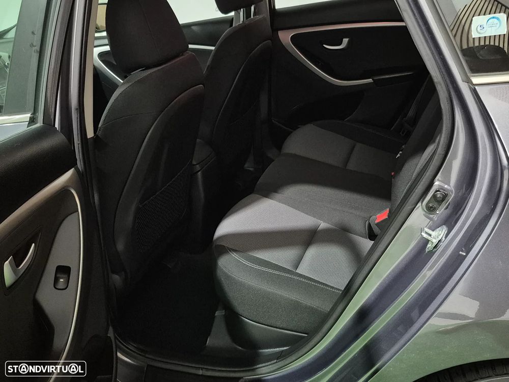 Hyundai i30 1.6 CRDI Blue Comfort J16 - 15