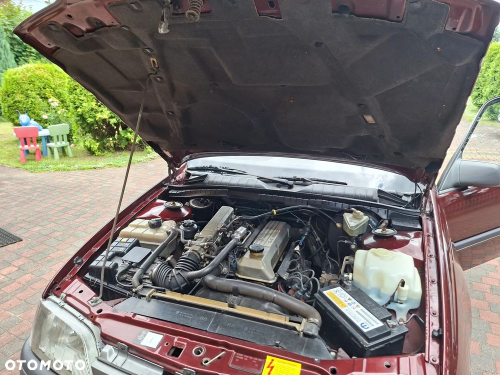 Opel Omega 2.4i GL - 21
