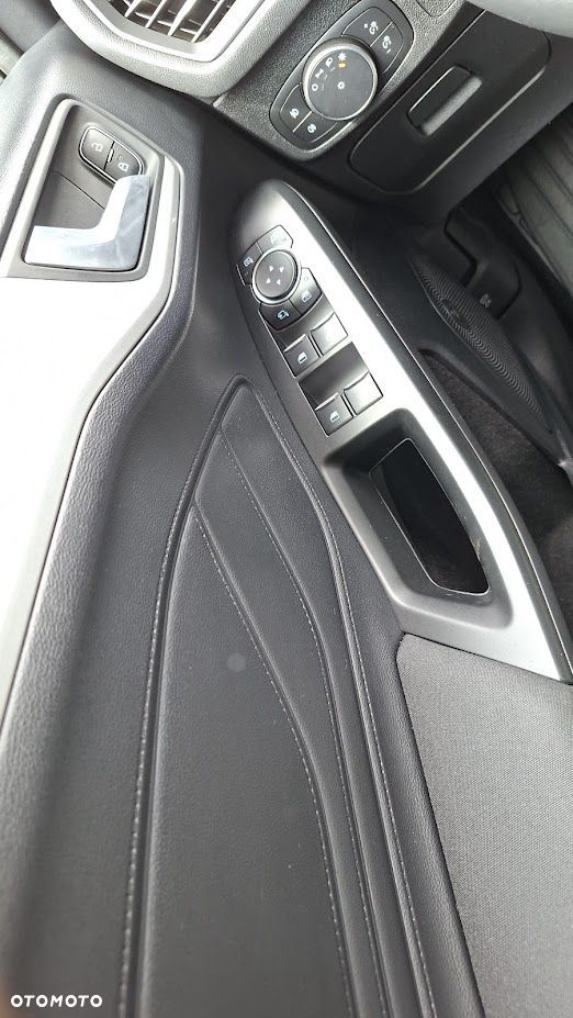 Ford Focus 2.0 EcoBlue STart-Stopp-System TITANIUM - 12