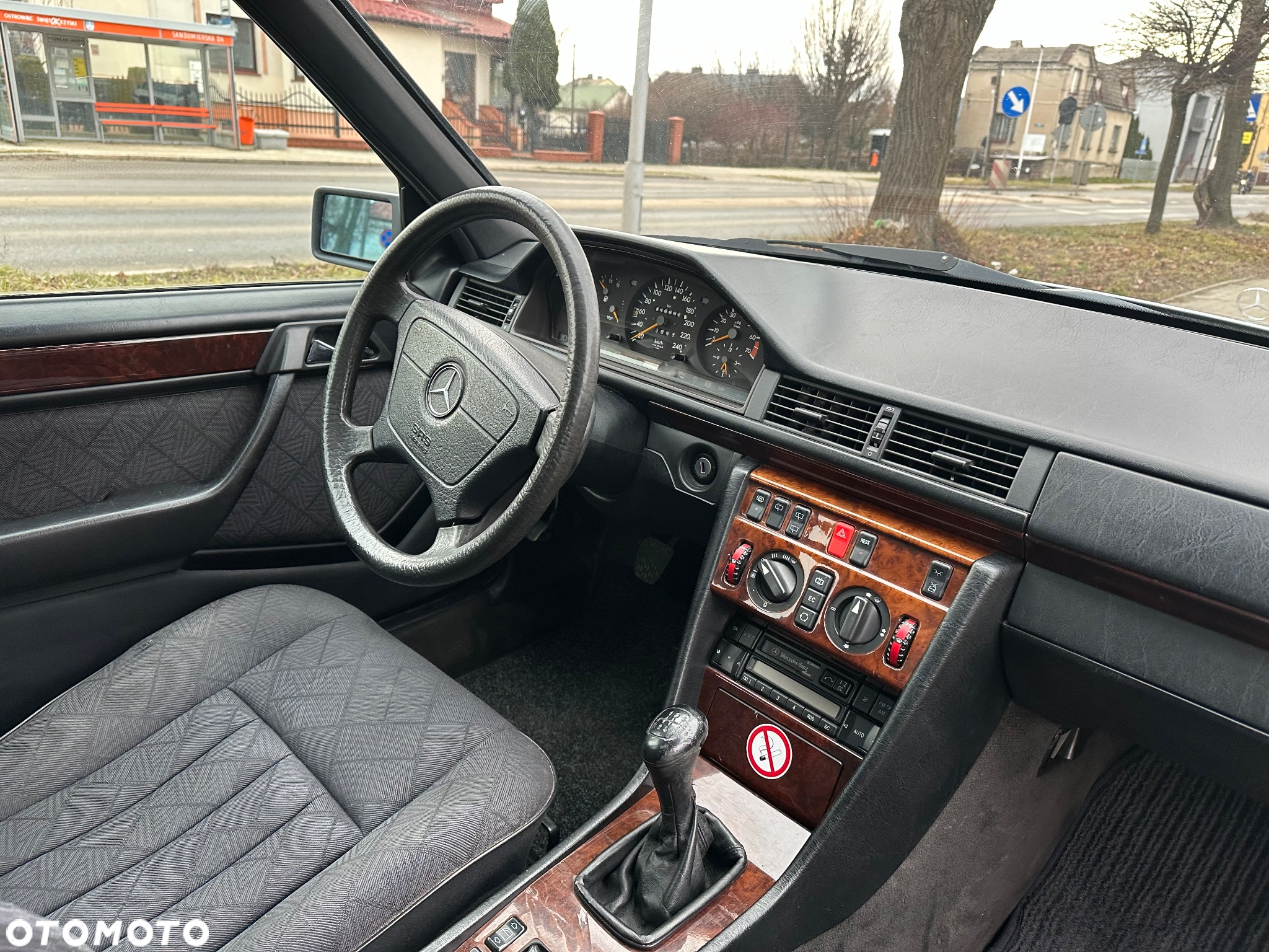 Mercedes-Benz W124 (1984-1993) - 16