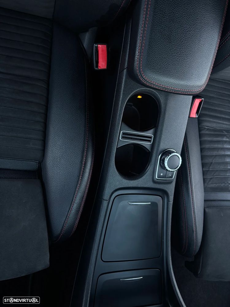 Mercedes-Benz GLA 180 d 7G-DCT AMG Line - 38