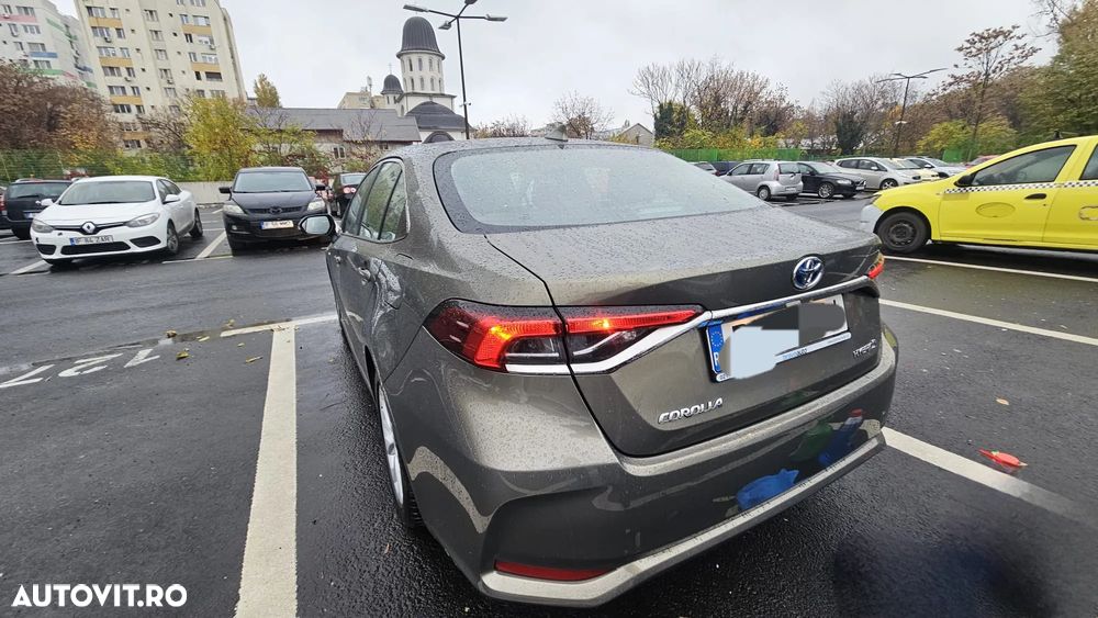 Toyota Corolla 1.8 Hybrid Comfort - 29