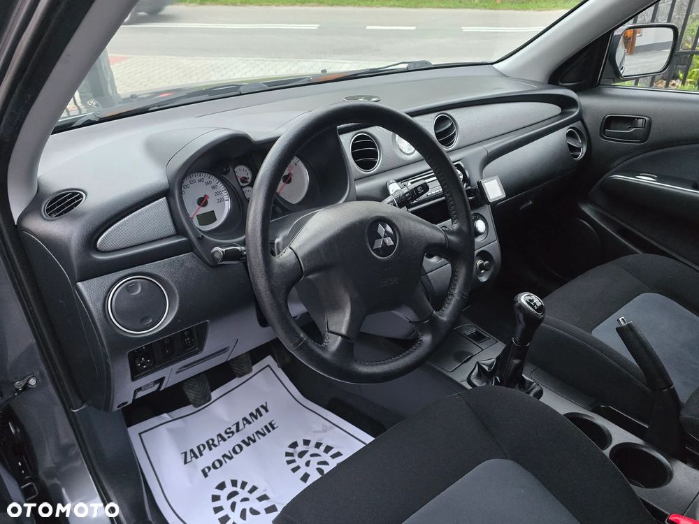 Mitsubishi Outlander 2.0 2WD Invite - 29