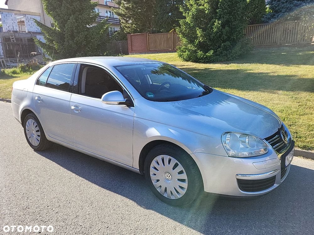 Volkswagen Jetta 1.9 TDI DPF Comfortline BlueMotion - 4