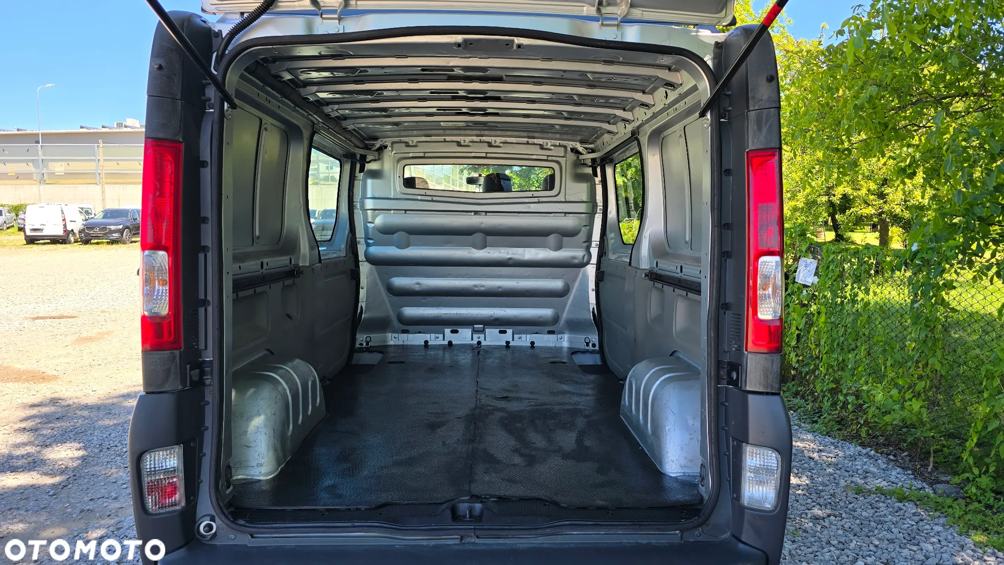Renault Trafic 2.0 dCi 115 Combi L2H1 - 10