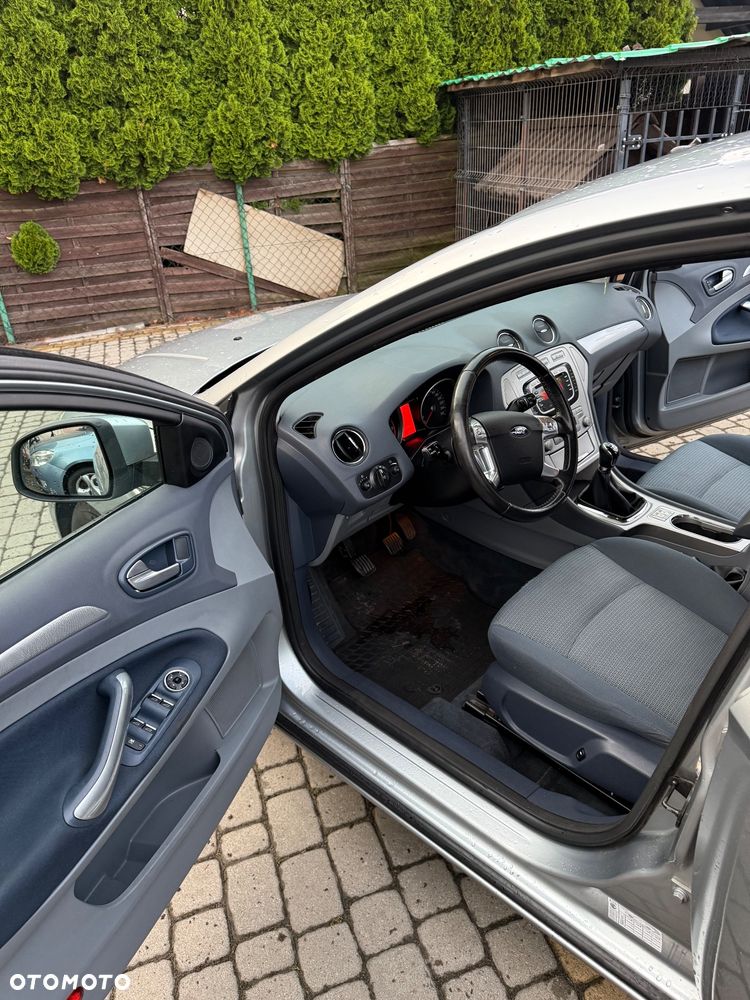 Ford Mondeo - 10