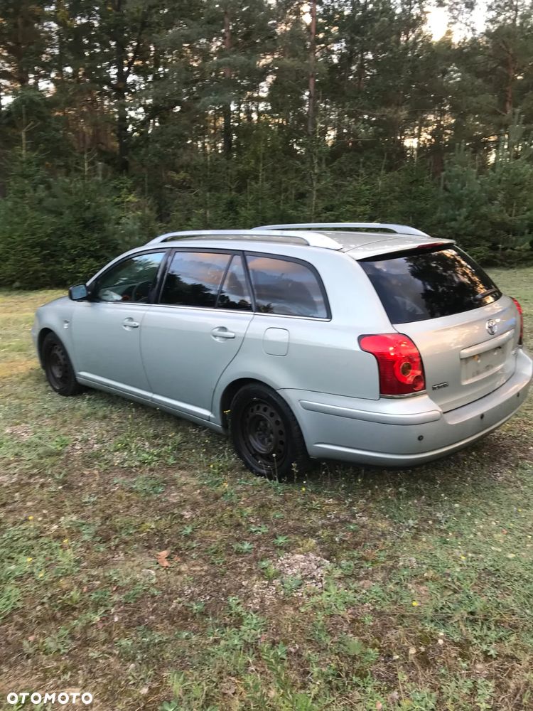 Toyota Avensis 2.0 D-4D Combi Executive - 12