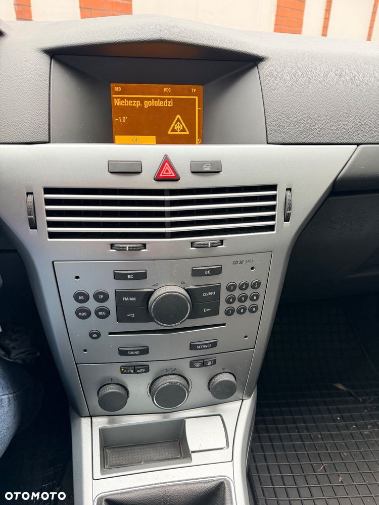 Opel Astra 1.6 Essentia - 13