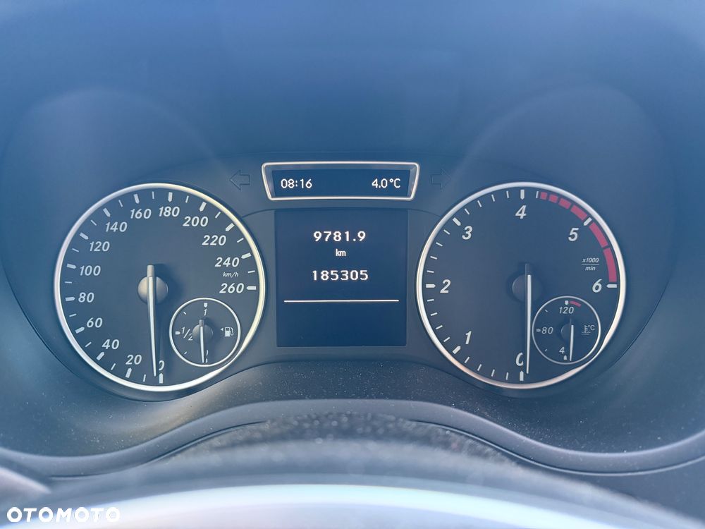 Mercedes-Benz Klasa B 180 CDI (BlueEFFICIENCY) - 14