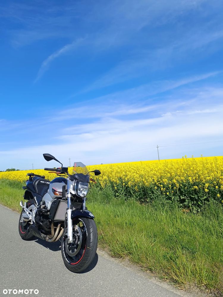Suzuki GSR - 5