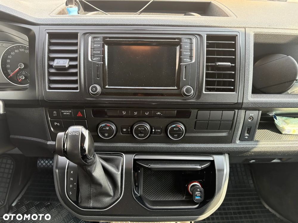 Volkswagen Multivan - 13