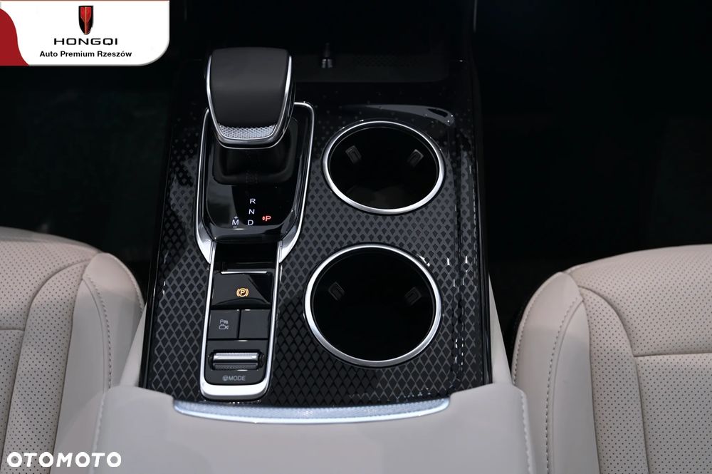 Hongqi HS3 2.0T AWD - 17